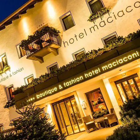 玛西亚科尼精品时尚酒店 酒店 Santa Cristina Val Gardena