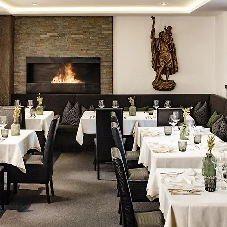 Boutique & Fashion Maciaconi - Gardenahotels 4* Santa Cristina Val Gardena