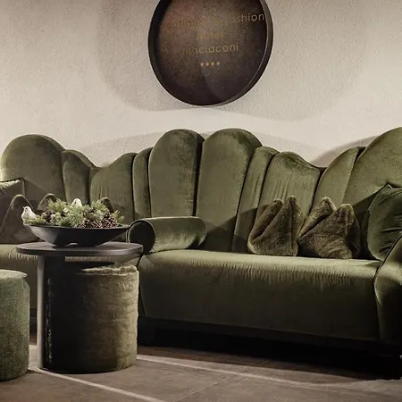 Hotel Boutique & Fashion Maciaconi - Gardenahotels Santa Cristina Val Gardena